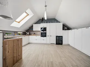 Prodej rodinného domu, Skvrňov, 288 m2