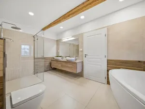 Prodej rodinného domu, Skvrňov, 288 m2