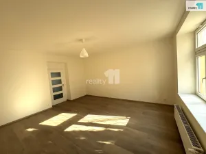 Pronájem bytu 1+1, Praha - Michle, Vokáčova, 47 m2