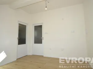 Pronájem bytu 2+kk, Praha - Vinohrady, Jagellonská, 41 m2