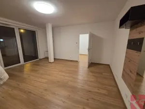 Pronájem bytu 2+kk, Praha - Michle, Pod Stárkou, 40 m2