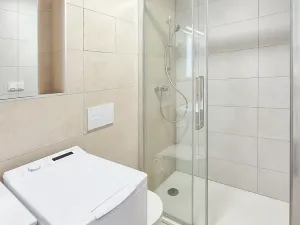 Pronájem bytu 1+kk, Praha - Karlín, Sokolova, 30 m2