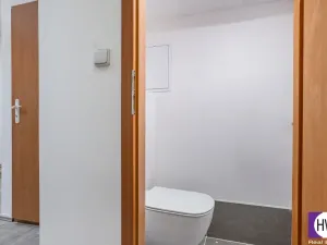 Prodej kanceláře, Praha, Jagellonská, 36 m2