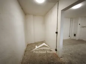 Pronájem skladu, Plzeň, 301 m2