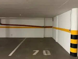 Pronájem garáže, Praha - Staré Město, Bílkova, 18 m2