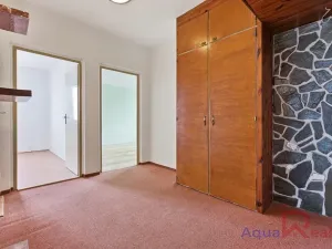 Prodej bytu 3+1, Karlovy Vary, Východní, 68 m2