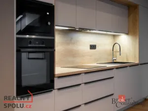 Prodej bytu 2+kk, Opava - Předměstí, Olomoucká, 65 m2