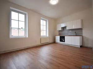 Pronájem bytu 2+kk, Ústí nad Labem - Krásné Březno, Drážďanská, 52 m2