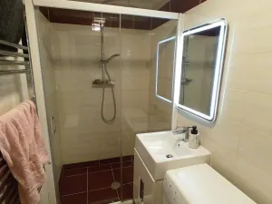 Pronájem bytu 2+kk, Praha - Kobylisy, Frýdlantská, 43 m2