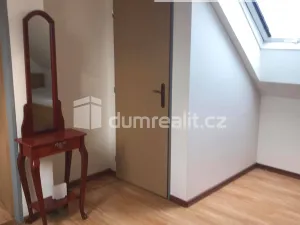 Pronájem bytu 2+kk, Praha - Kobylisy, Zenklova, 45 m2