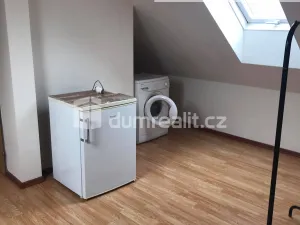 Pronájem bytu 2+kk, Praha - Kobylisy, Zenklova, 45 m2