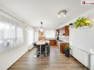 Prodej rodinného domu, Úvaly, 215 m2