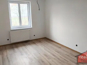 Prodej bytu 2+kk, Nupaky, Nupacká, 42 m2