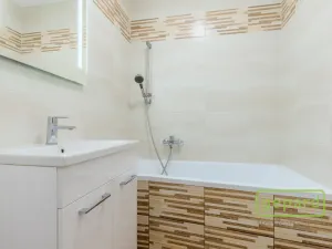 Pronájem bytu 3+1, Praha, Hrusická, 73 m2