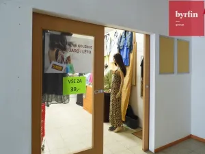 Pronájem obchodního prostoru, Opava, Zámecký okruh, 325 m2