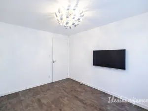 Pronájem bytu 3+kk, Praha - Žižkov, Jeseniova, 75 m2
