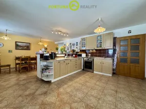 Prodej rodinného domu, Baška, 339 m2