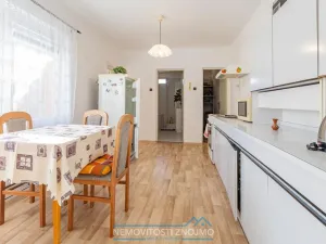 Prodej rodinného domu, Kuchařovice, Ke Kapličce, 189 m2