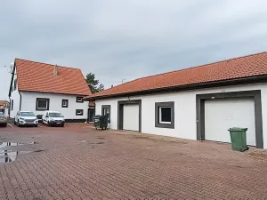 Pronájem skladu, Praha - Březiněves, Na hlavní, 331 m2