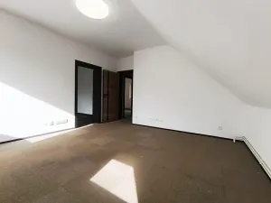 Pronájem skladu, Praha - Březiněves, Na hlavní, 331 m2