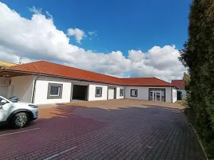 Pronájem skladu, Praha - Březiněves, Na hlavní, 374 m2