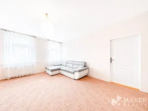 Prodej bytu 2+1, Karlovy Vary, Vítězná, 70 m2