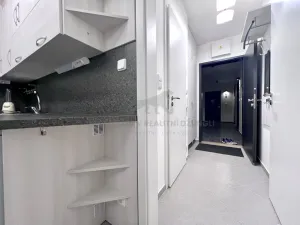 Pronájem bytu 1+kk, Praha - Dolní Měcholupy, Honzíkova, 25 m2