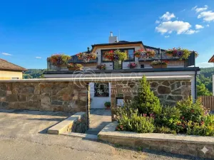 Prodej vícegeneračního domu, Chocerady, 245 m2