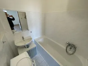 Pronájem bytu 1+kk, Praha - Břevnov, Šlikova, 29 m2