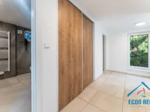 Pronájem rodinného domu, Praha, Na konečné, 224 m2