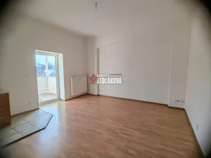 Pronájem bytu 1+kk, Děčín - Děčín II-Nové Město, Horská, 20 m2