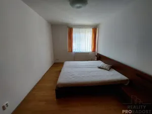 Pronájem bytu 2+kk, Praha, Benická, 80 m2