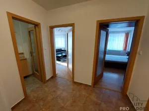Pronájem bytu 2+kk, Praha, Benická, 80 m2