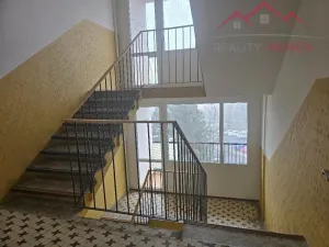 Prodej bytu 2+1, Chomutov, Holešická, 62 m2