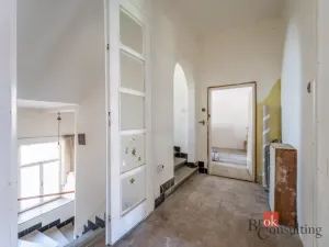 Prodej atypického bytu, Blansko, nám. Svobody, 309 m2