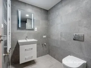 Pronájem bytu 1+kk, Praha, Poděbradská, 32 m2