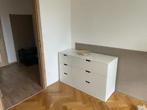 Pronájem bytu 2+1, Ostrov, Šafaříkova, 58 m2