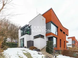 Prodej vily, Praha - Dejvice, V Šáreckém údolí, 285 m2