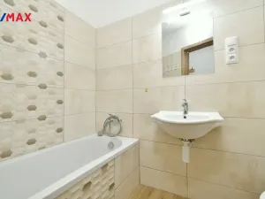 Pronájem bytu 1+1, Nová Paka, Masarykovo náměstí, 50 m2