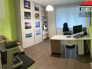 Pronájem obchodního prostoru, Staré Město, Jamnická, 84 m2