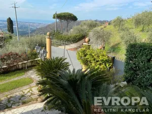 Pronájem vily, Massarosa, Itálie, Via Pisa, 200 m2