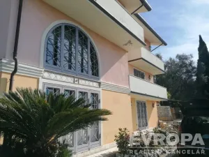 Pronájem vily, Corsanico, Itálie, Via di Casesi, 200 m2