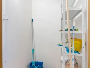 Pronájem bytu 1+1, Praha - Kobylisy, Luhovská, 41 m2