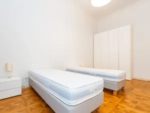Pronájem bytu 3+1, Praha - Nové Město, Bolzanova, 93 m2