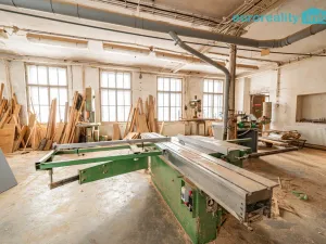 Prodej výrobních prostor, Libá, 1011 m2