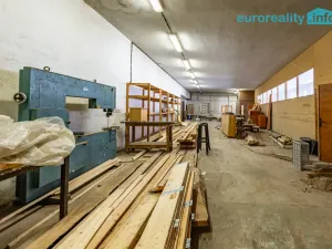 Prodej výrobních prostor, Libá, 1011 m2