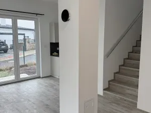 Pronájem bytu 4+kk, Králův Dvůr, Na Vinohradech, 95 m2