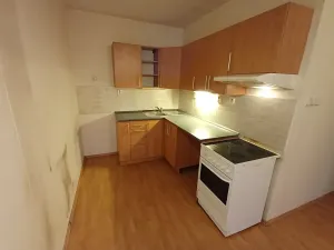 Prodej bytu 2+kk, Praha, Novodvorská, 41 m2