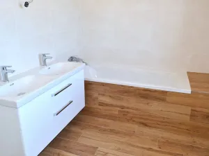 Pronájem rodinného domu, Jenišov, Slunná, 117 m2