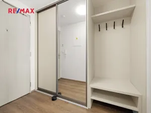 Pronájem bytu 1+kk, Praha - Hloubětín, Poděbradská, 33 m2